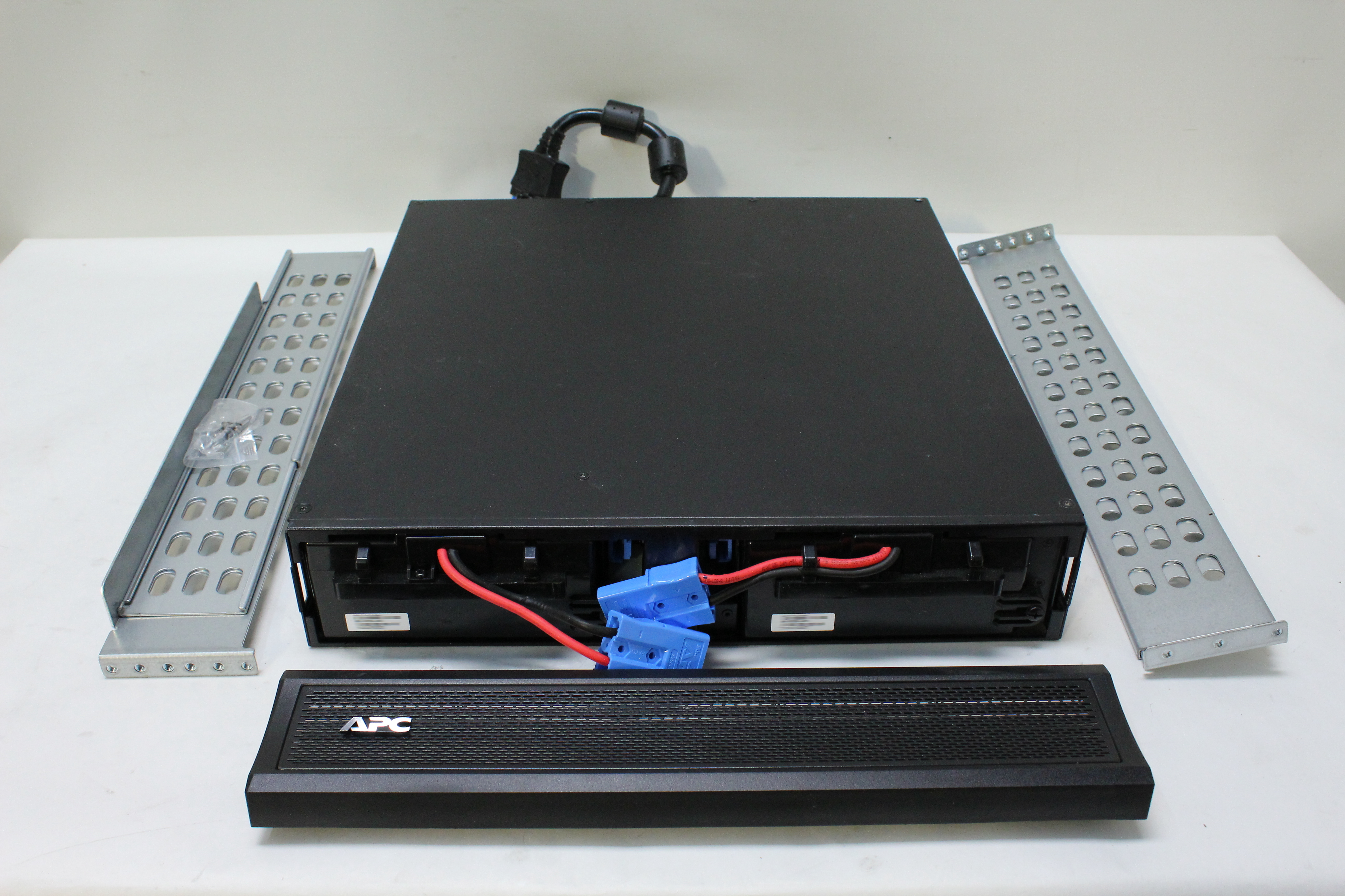 APC Schneider Smart-UPS X-Series 48V External Battery Pack RM 864VAh SMX48RMBP2U