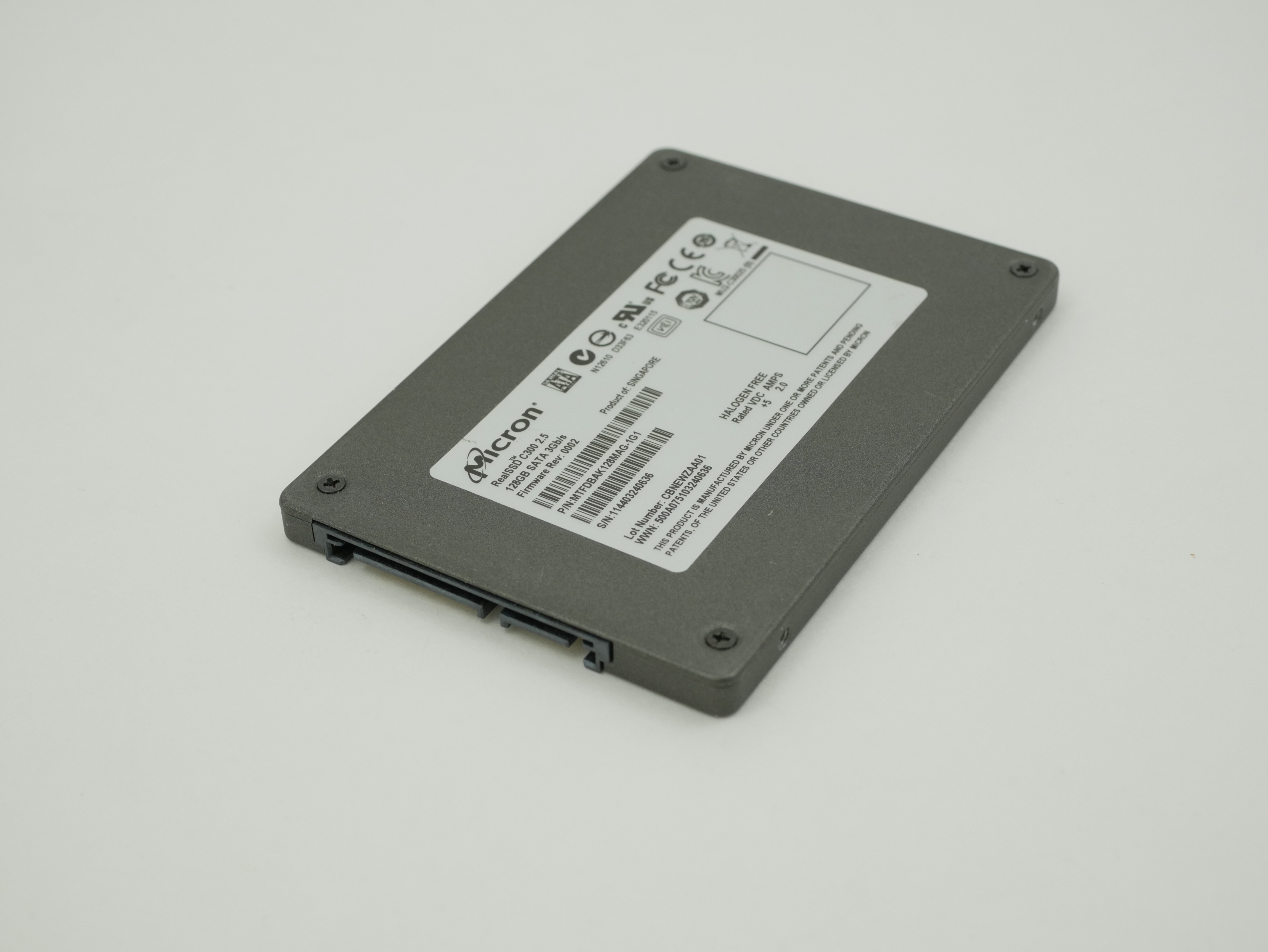Micron RealSSD 128GB 2.5" C300 SATA 3.0GB/s Fw: 0002 MTFDBAK128MAG-1G1