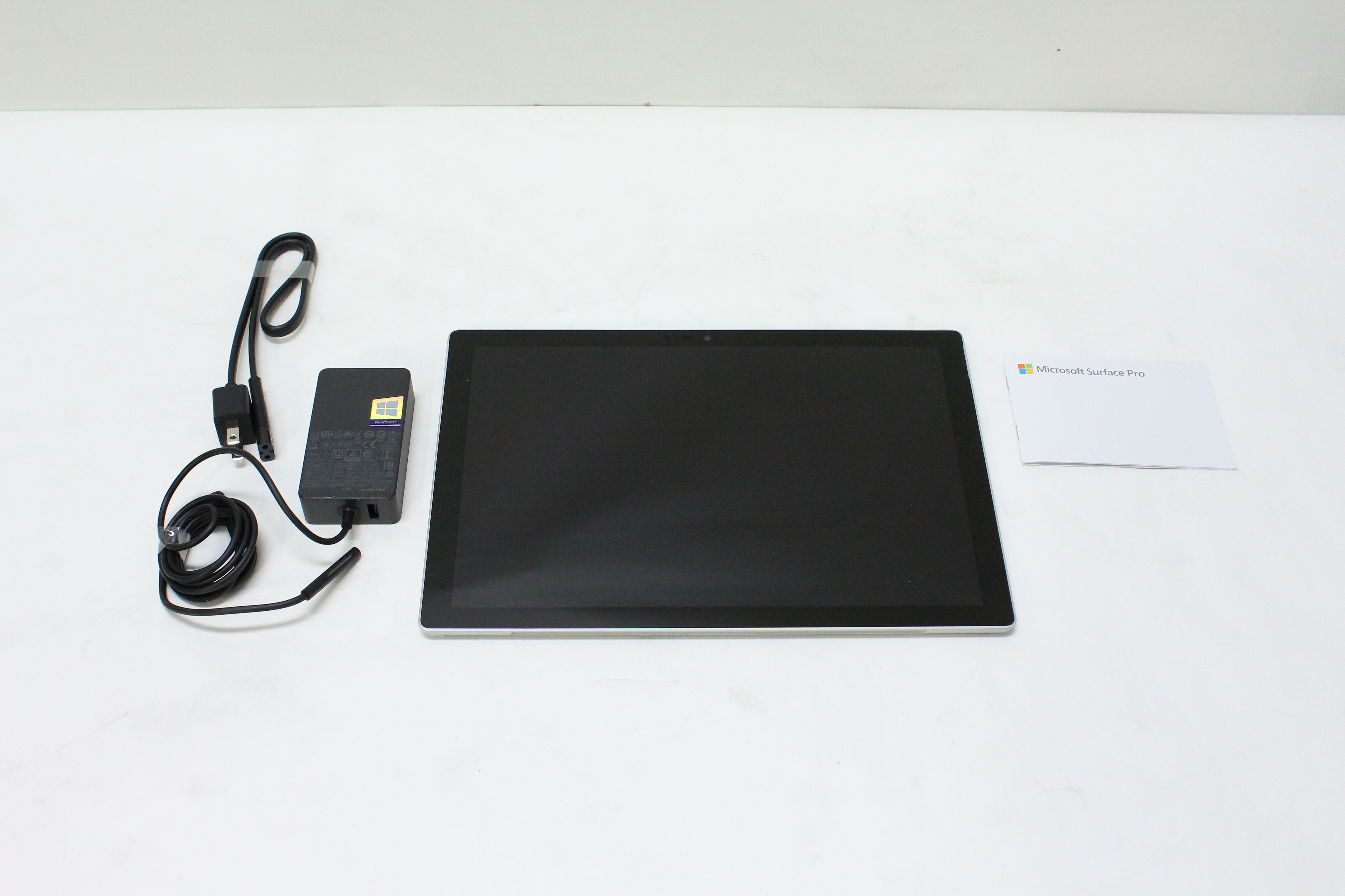 Microsoft Surface Pro 2in1 12.3" i5-7300U 2.6GHZ RAM 16GB SSD 256GB HLN-00001