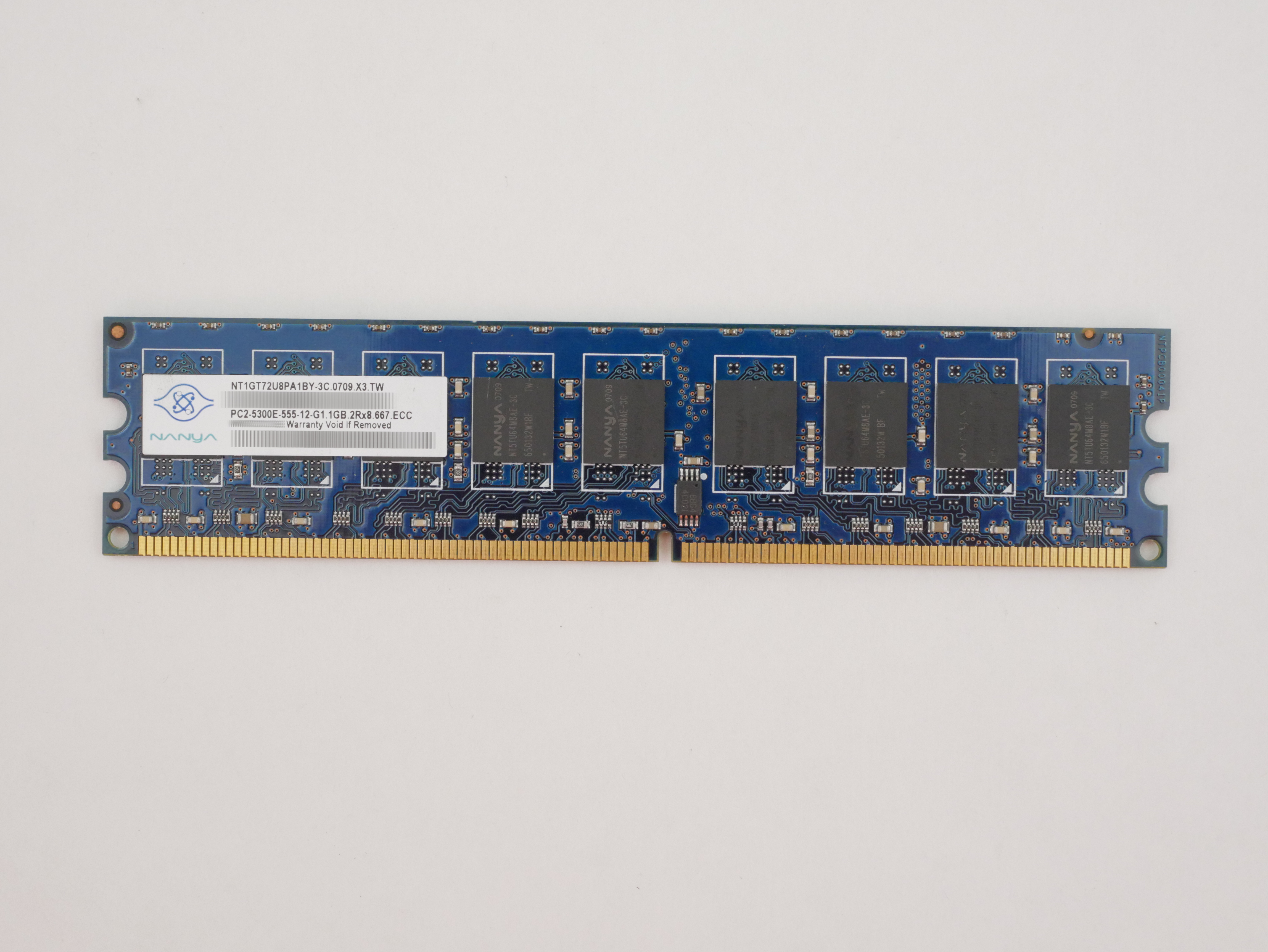 Nanya 1GB PC2-5300E ECC Memory NT1GT72U8PA1BY-3C