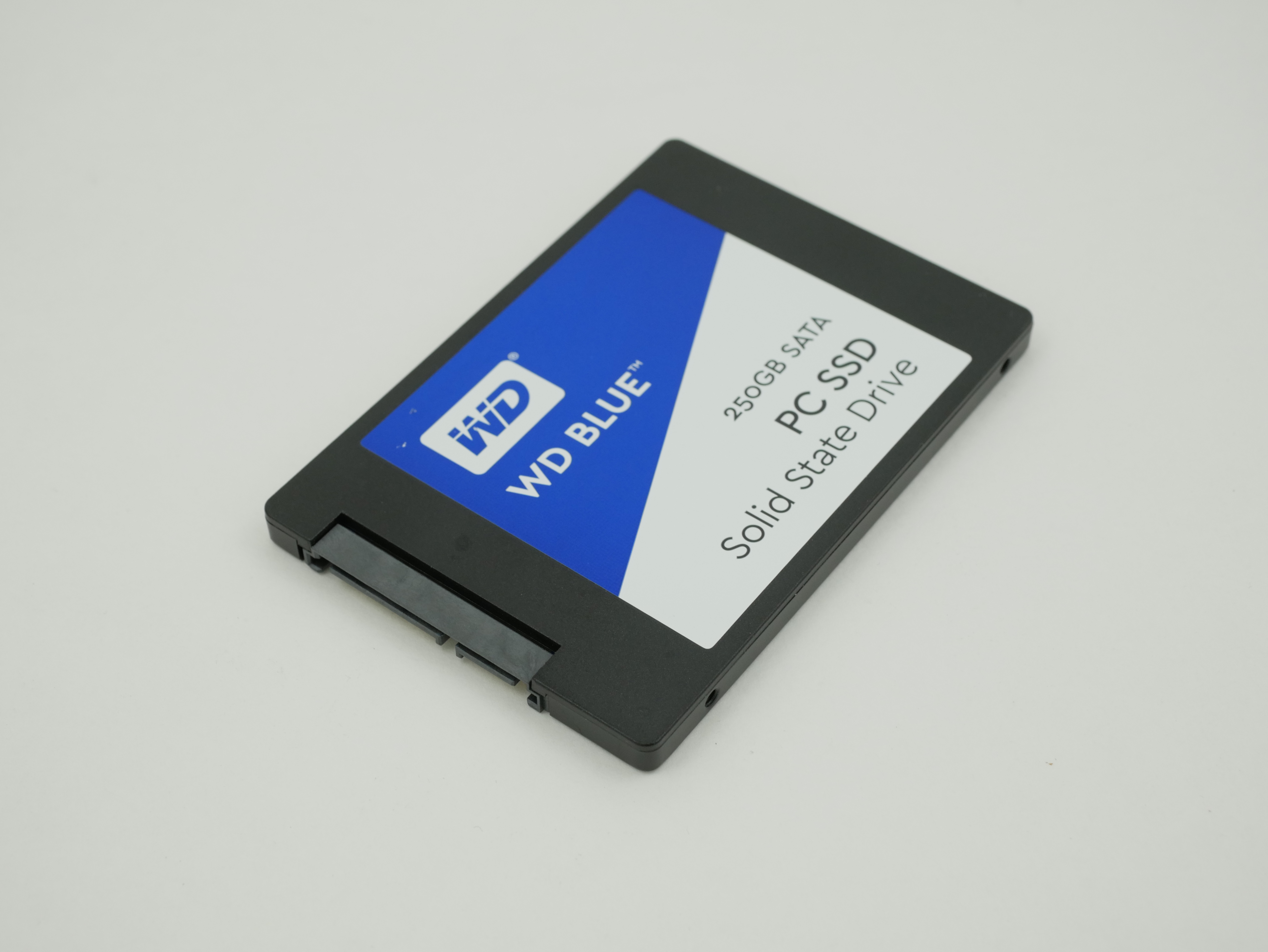 Western Digital Blue 250GB SSD 2.5" SATA WDS250G1B0A-00H9H0