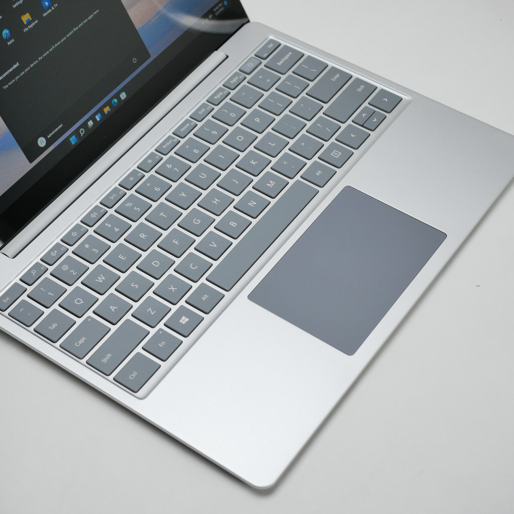Microsoft Surface Laptop Go 12.4" Intel Core I5-1035G1 1GHz 16Gb RAM 256Gb SSD
