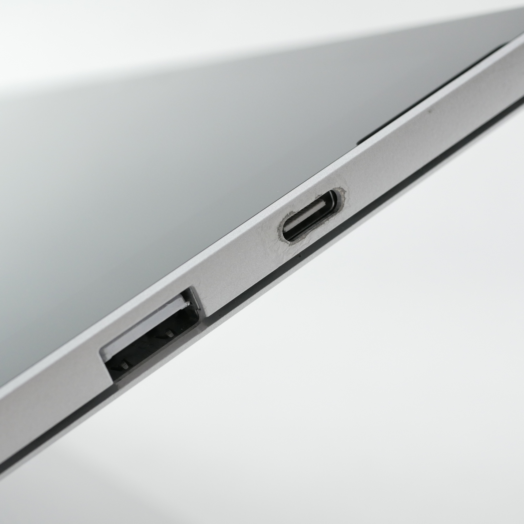 Microsoft Surface Pro 7 12.3" Core i5-1035G4 1.1GHz 16GB RAM 256GB SSD 1866