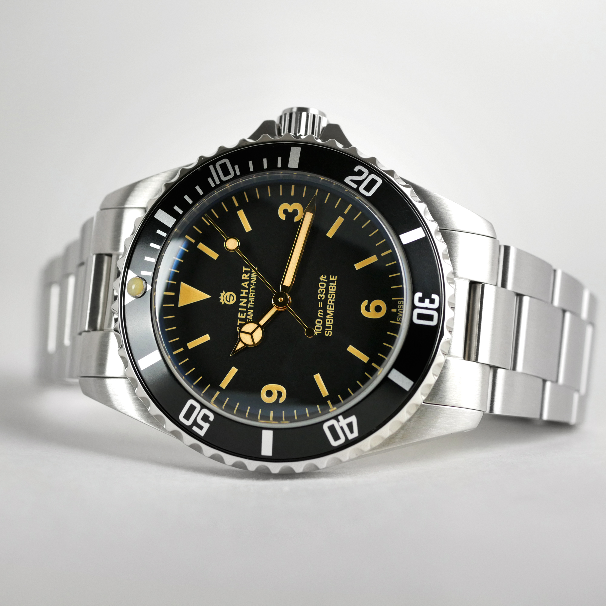 Steinhart Ocean One 39 Automatic Swiss Dive Watch Explorer Gnomon Exclusive 103-0942 - Click Image to Close