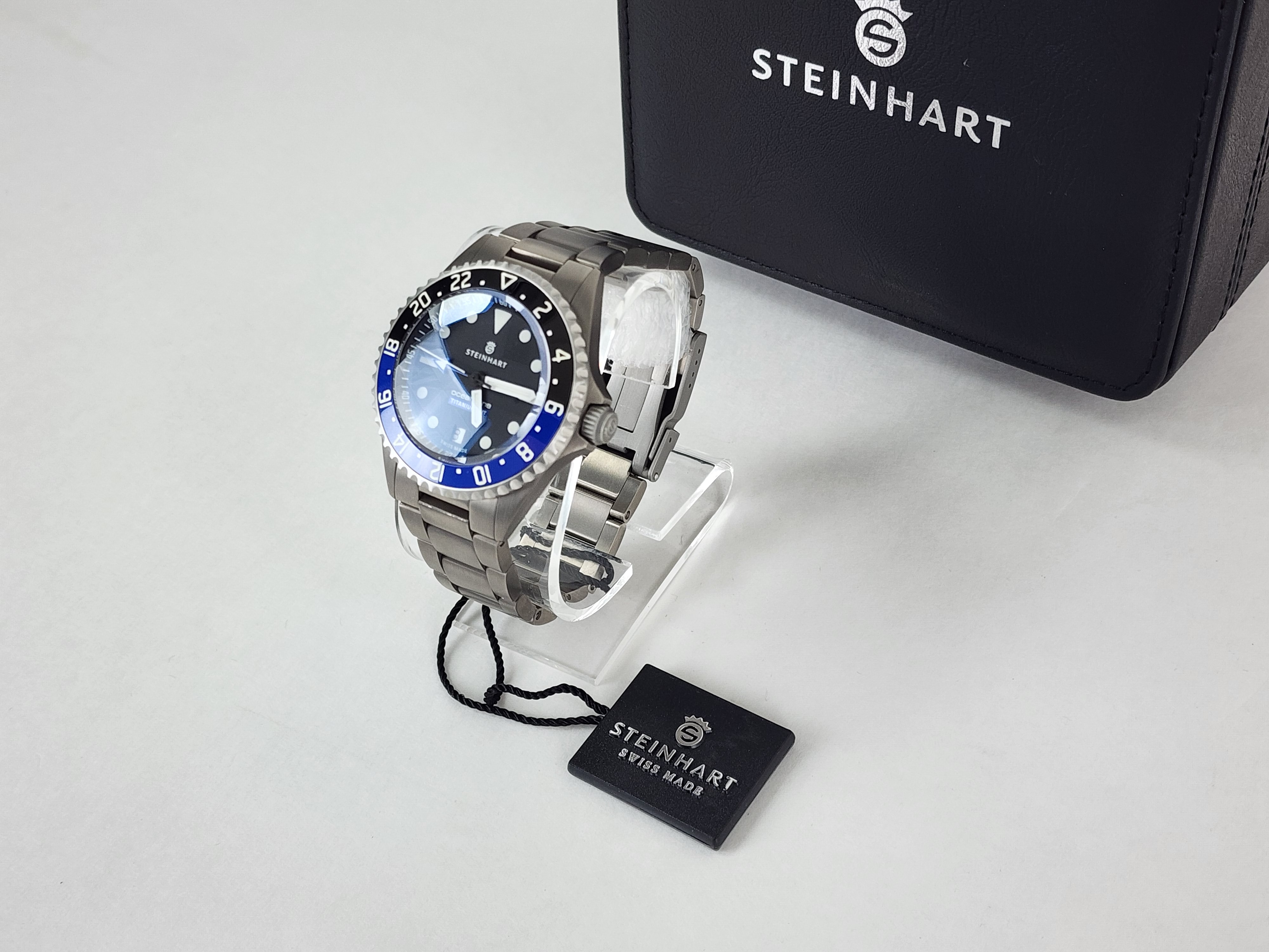 Steinhart Ocean One Titanium 500 GMT premium Ceramic Automatic Men's Watch 103-0662 Batman - Click Image to Close