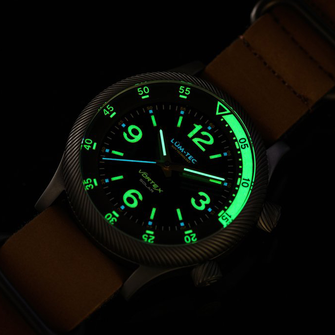 Lum-Tec Vortex D4 42mm Solar Powered Movement Military Men's Watch WR200m LTSOL-D4 - Click Image to Close